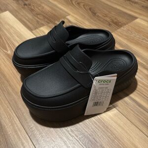 CROCS Black Platform Stomp Loafer